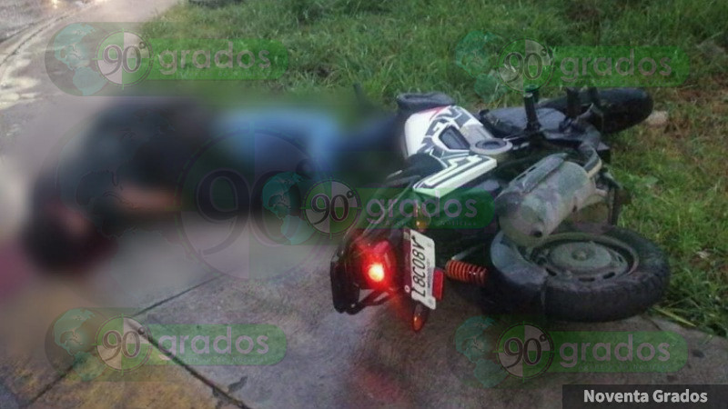 Viajaban en su motocicleta cuando los ultimaron a tiros; ocurrió en Zamora, Michoacán