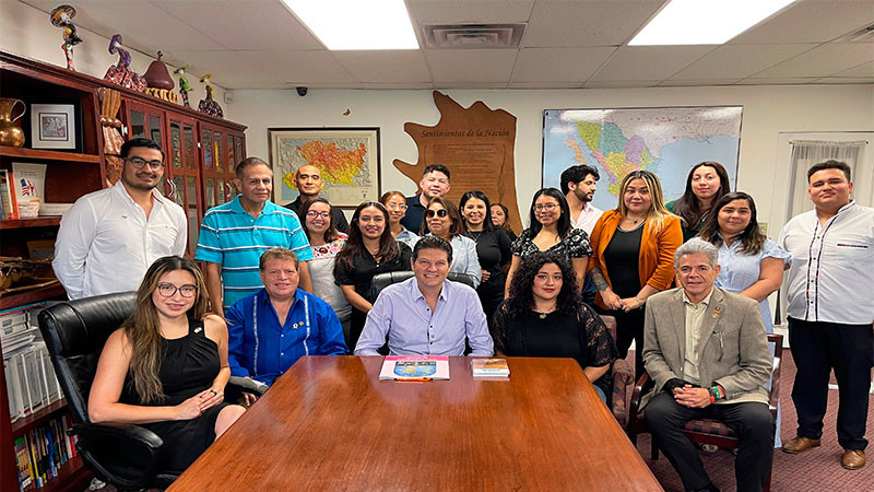 Alfonso Martínez dialoga y construye con jóvenes migrantes 