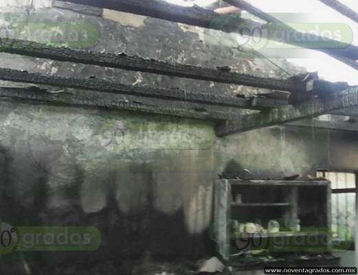 Se incendia casa en Zinapécuaro; se registran sólo daños materiales - Foto 1 