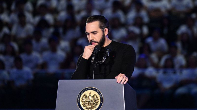 Nayib Bukele con vía libre para reelegirse cuantas veces quiera en El Salvador; defiende sistema político 