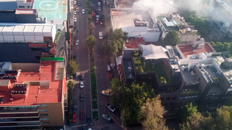 Se incendia restaurante en zona exclusiva de la CDMX; fuego habría iniciado en la cocina 