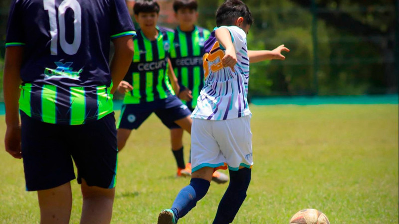 Escuelas de fútbol del DIF Morelia participan en la Copa IMSS Verano 2025 