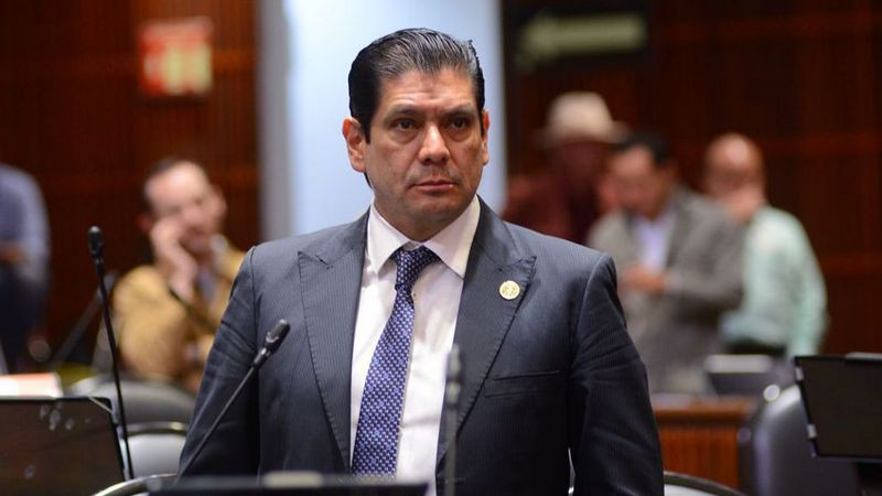 Presenta diputado Ernesto Núñez iniciativa para sancionar la falsa atribución de paternidad 