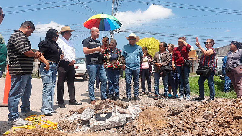 Adolfo Torres atiende solicitud de habitantes de La Aldea para mejora del servicio de agua potable  