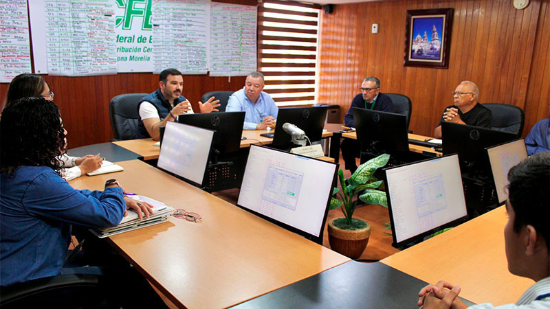 Yankel Benítez y vecinos de Ríos Mexicanos avanzan en gestiones para regularizar servicio ante CFE 