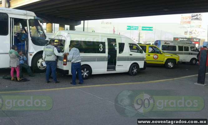 Unidades del servicio de transporte público, involucradas en accidente en Morelia; hay 6 lesionados - Foto 2 