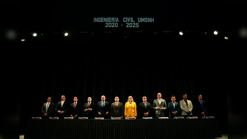 A derribar los muros de desigualdad, llama Yarabí Ávila a las y los egresados de Ingeniería Civil 