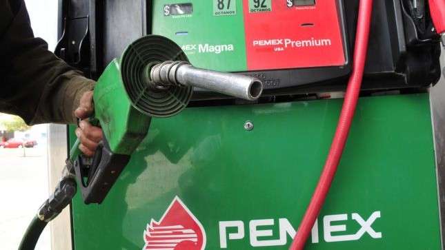Hasta 17.79 pesos costará el litro de gasolina a partir de enero, informa Hacienda 