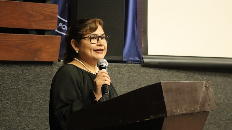 Estudiantes UPQ se capacitan con especialistas en Data Centers 