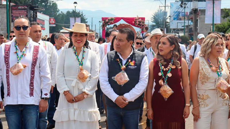 Comienza la magia de Santa Clara con su Feria Nacional del Cobre 