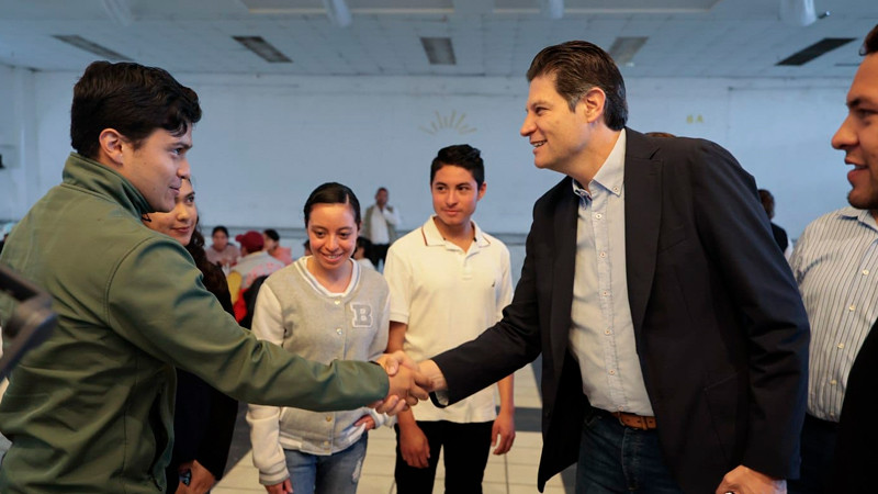 En Puruándiro, Alfonso Martínez promueve riqueza cultural de Morelia 
