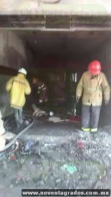 Se quema tienda de pirotecnia en Antúnez, Michoacán - Foto 1 