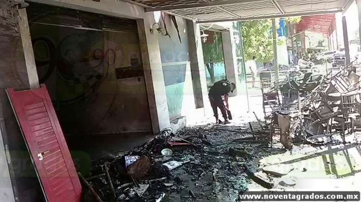 Se quema tienda de pirotecnia en Antúnez, Michoacán - Foto 2 