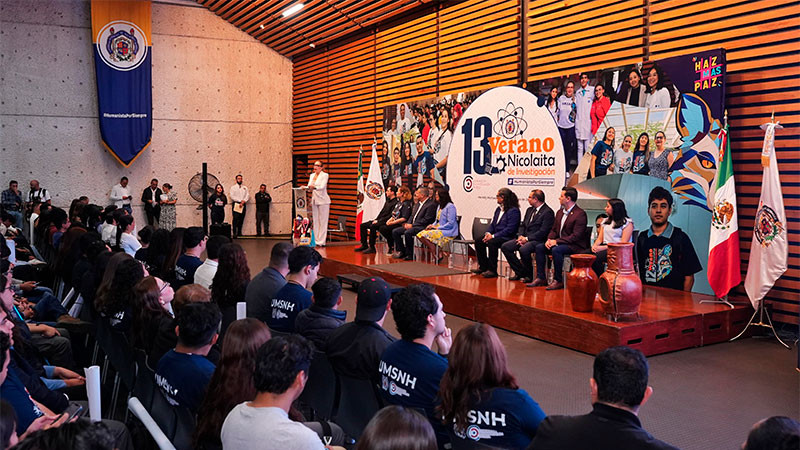 En la UMSNH vamos hacia un cambio esperanzador, señala Yarabí Ávila al destacar participación de la mujer en la investigación 