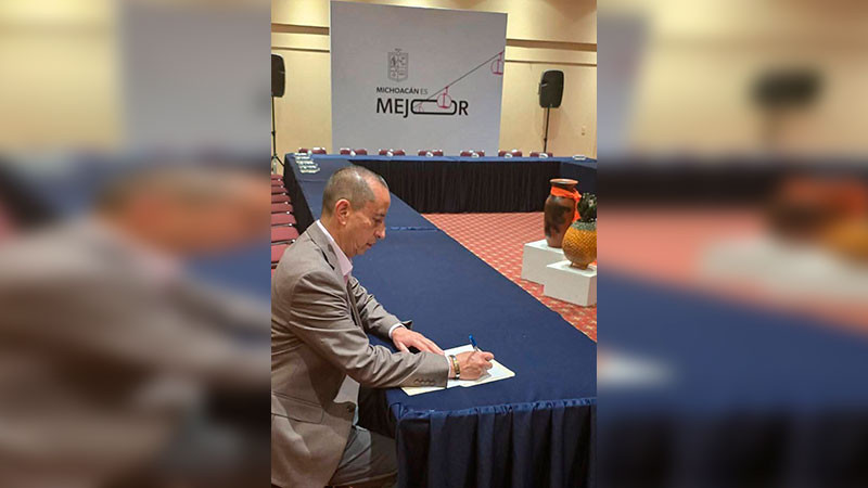 Firma alcalde de Morelos convenio “Orgullo Migrante” para reconocer y apoyar a migrantes y sus familias 