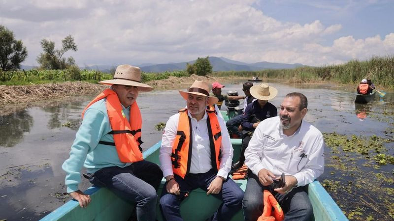 Michoacán va por el rescate y protección del pescado blanco: Bedolla 