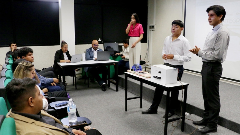 Presentan estudiantes UTC proyectos con visión global 