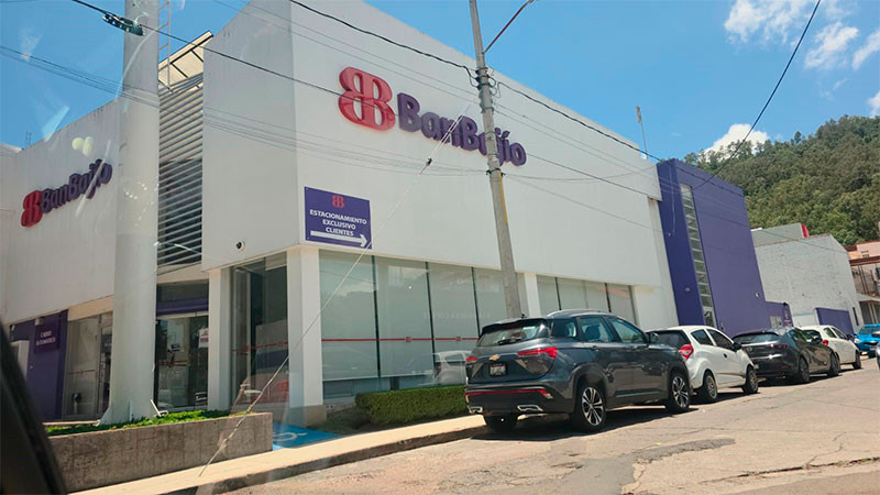Asaltan sucursal de BanBajío en Morelia, Michoacán; se llevan 20 mp 