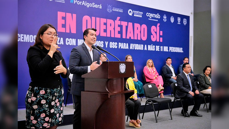 Felifer Macías asistió a la entrega de apoyos del Programa de Desarrollo Social para el Fortalecimiento de la Participación Social Organizada en Querétaro 