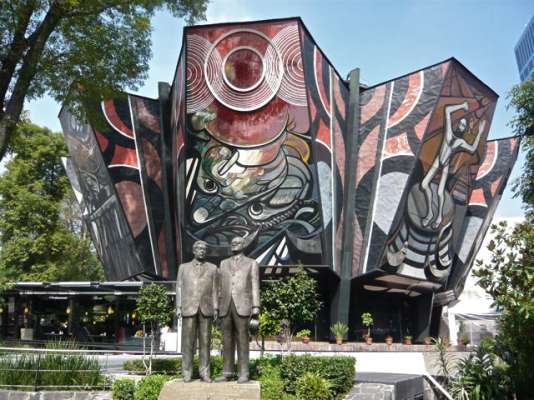 David Alfaro Siqueiros, el artista que renovó los cánones de la pintura
