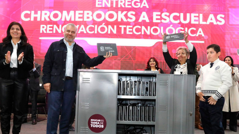 Michoacán lidera en reducción de rezago educativo nacional: Bedolla 