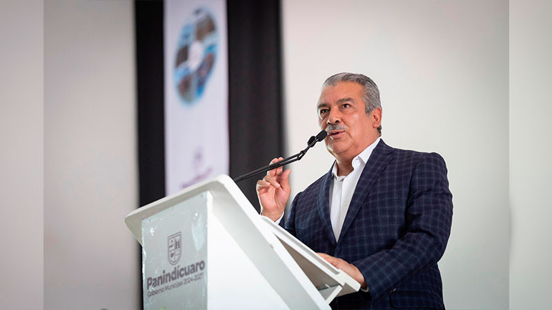 Gestiona Raúl Morón mejores condiciones para municipios de Michoacán  