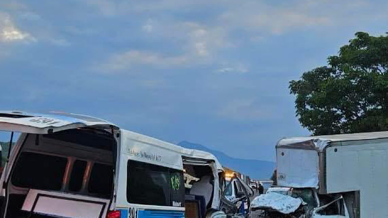 Accidente en la Siglo XXI deja cuatro muertos y cinco heridos 