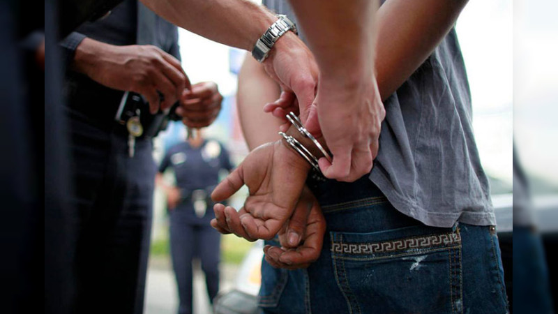 FGR entrega en extradición a dos mexicanos requeridos por abuso contra tres niños en Estados Unidos 