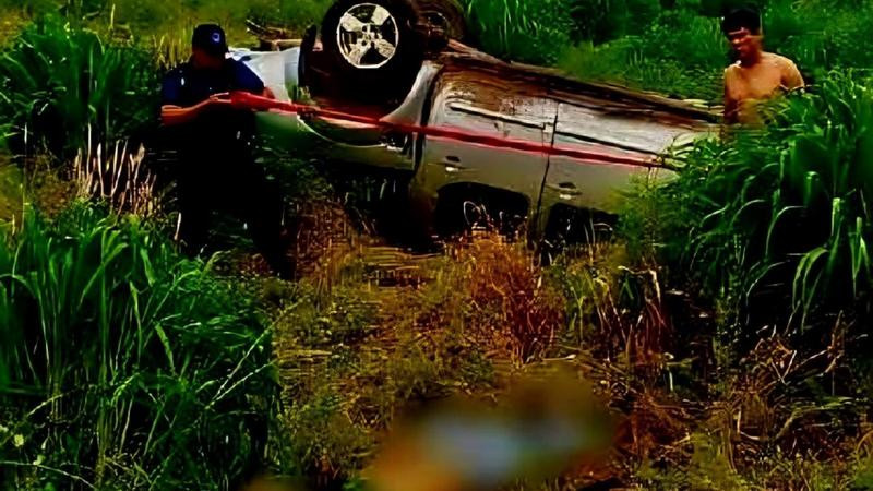 Volcadura deja un muerto y tres heridos en Tepalcatepec, Michoacán