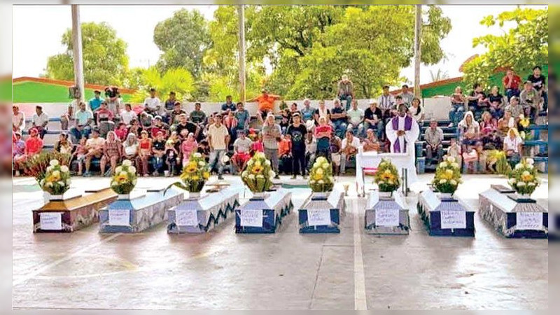 Matan a 8 policías comunitarios en emboscada en Ayutla, Guerrero 