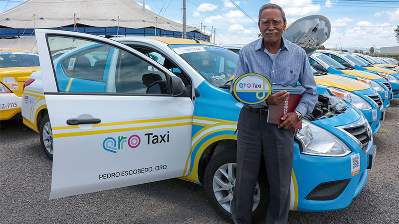 Encabeza Cuanalo segunda entrega de QroTaxi en San Juan del Río 