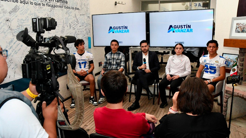 Buscan becar a jóvenes deportistas para que no se queden en la banca  