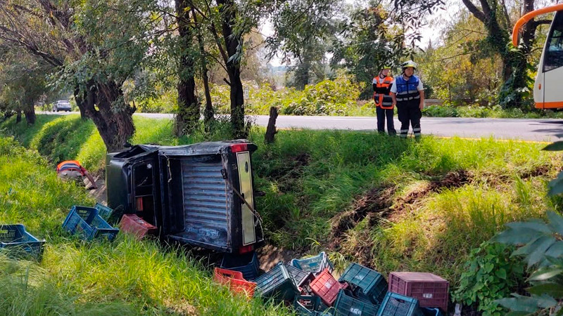 Accidente en la Morelia-Pátzcuaro deja daños materiales  