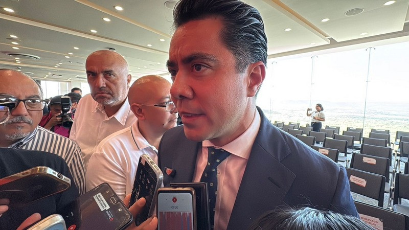 Plazas públicas de Querétaro están libres de ambulantaje: Felifer Macías 