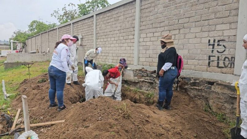 Hallan fosa clandestina en panteón de Tlaquepaque, Jalisco; fiscalía duda de versión de madres buscadoras 