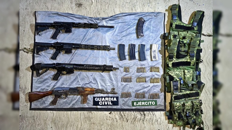 Revientan refugio criminal en Cenobio Moreno, Michoacán: Aseguran armas de grueso calibre y camionetas robadas 