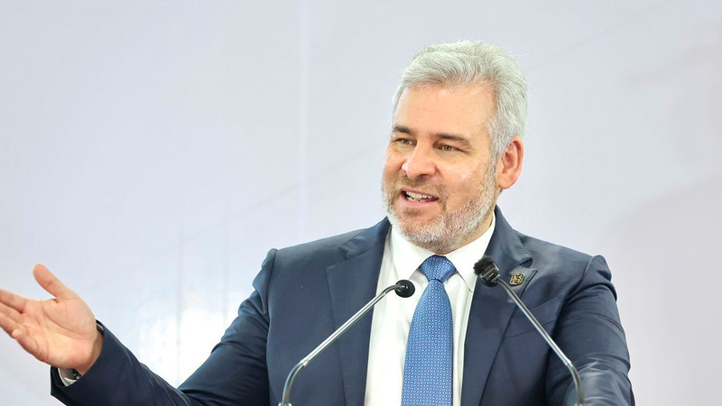 Formalización laboral, fundamental para erradicar la pobreza en Michoacán: Bedolla 