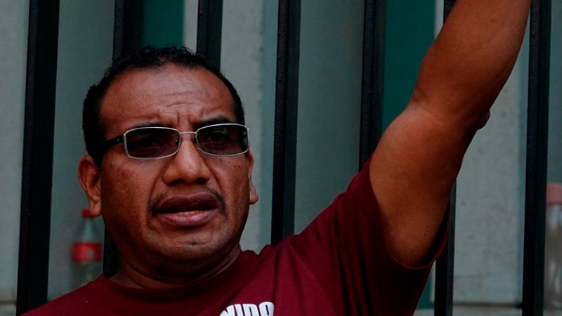 Renuncia de abogado no cambia relación con familiares de los 43 de Ayotzinapa, asegura Sheinbaum 