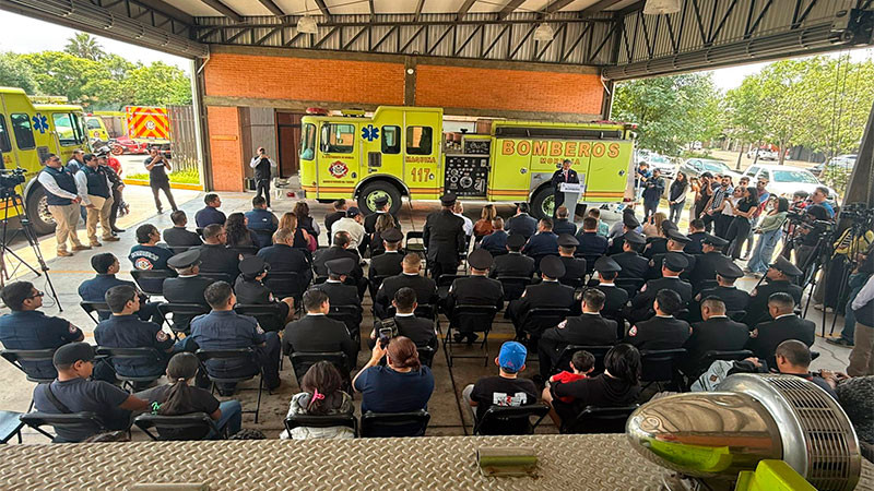 Gobierno de Morelia reconoce la entrega y heroísmo de bomberos 