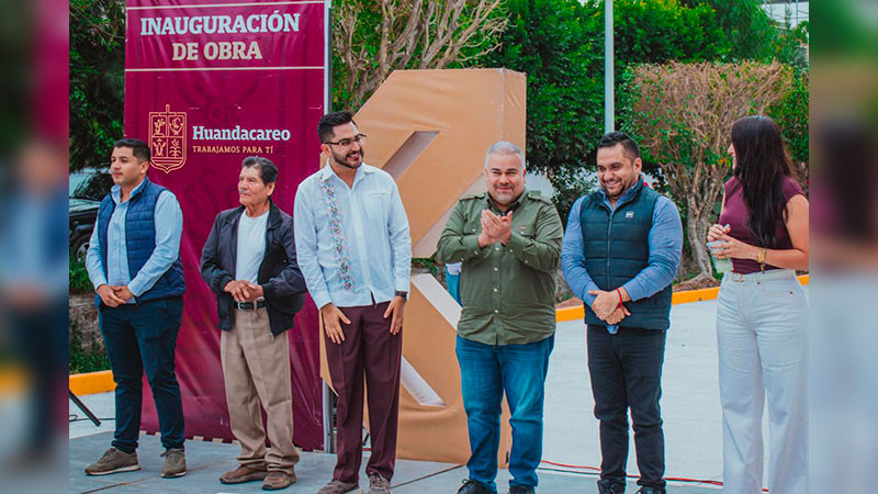 Alexis Velázquez inaugura calle en la Tenencia de Capacho 