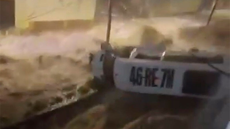Pierden la vida dos personas luego de ser arrastradas por la corriente de agua, tras fuerte lluvia en Querétaro 