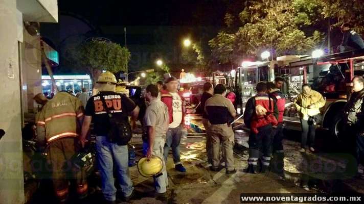 Se registra incendio en agencia Ford de Uruapan; solo hubo daños materiales  - Foto 2 