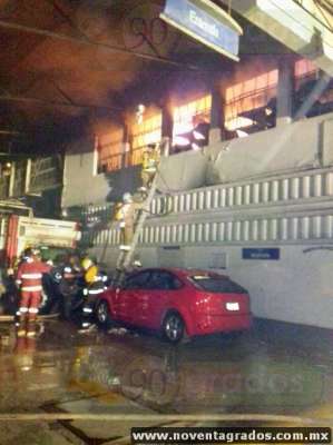 Se registra incendio en agencia Ford de Uruapan; solo hubo daños materiales  - Foto 6 