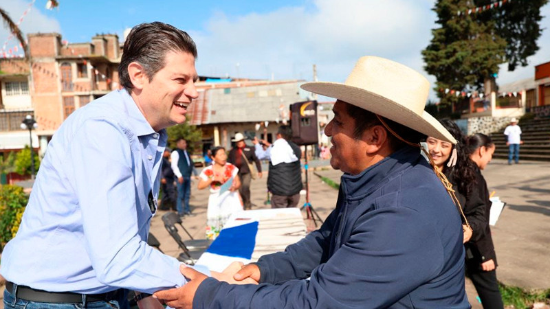 Alfonso Martínez abre las puertas de Morelia a artesanías de la Meseta Purépecha 