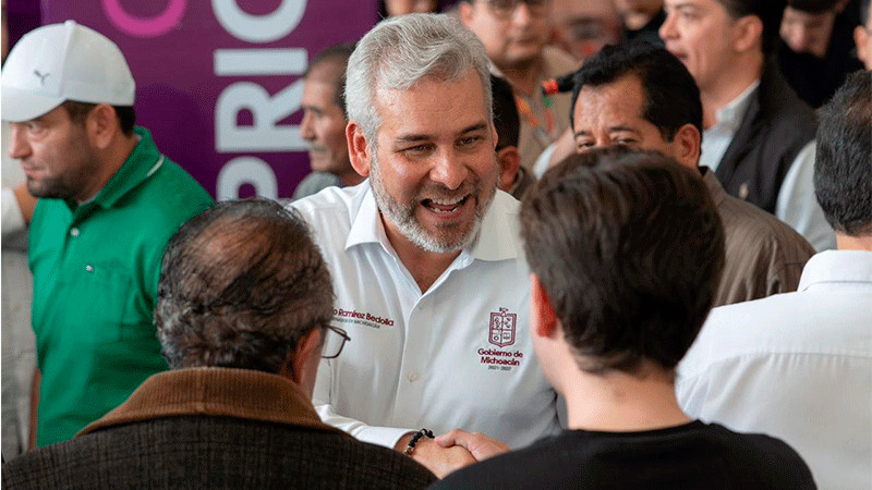 En Tlalpujahua, Bedolla revisa propuestas de infraestructura en audiencia pública 