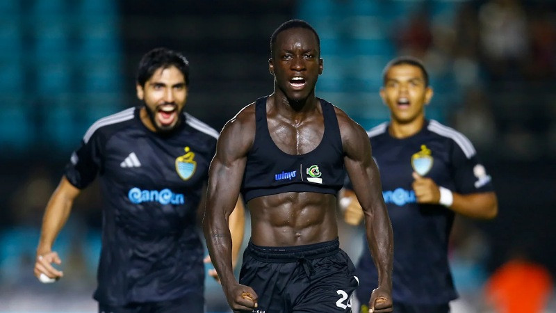 Mientras la directiva canaria vende humo, su equipo es humillado y goleado en Cancún 