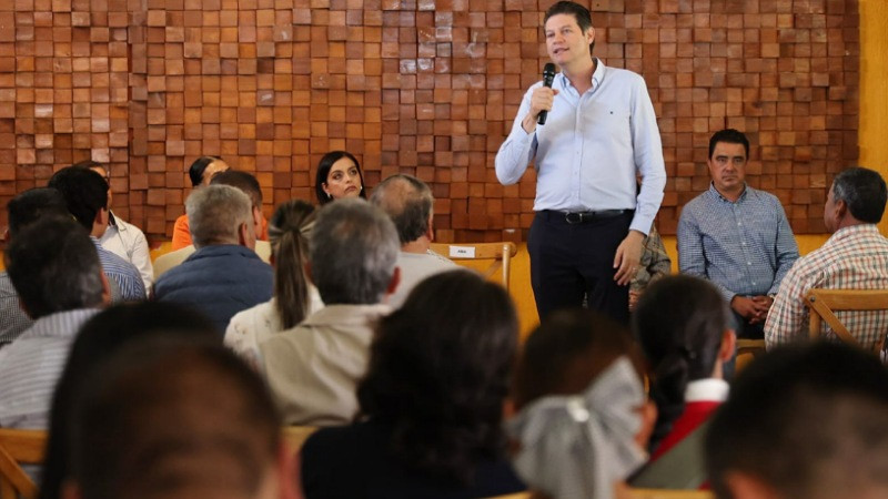 Alfonso Martínez se reúne con líderes sociales y del campo en Maravatío 