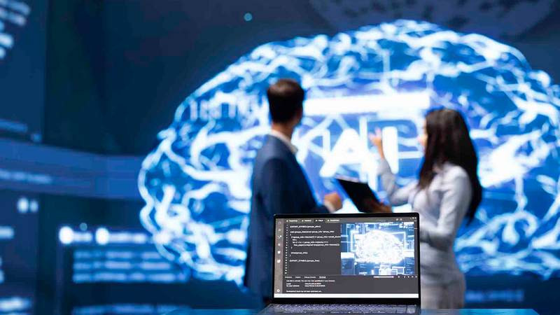 Retos y oportunidades que la IA plantea en las Industrias del Software 
