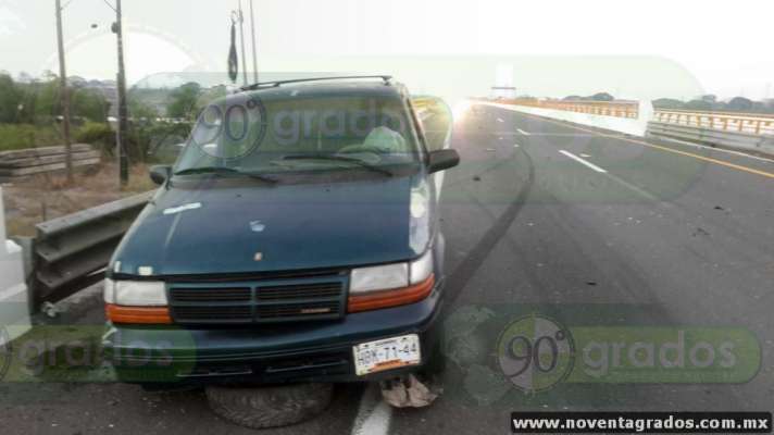 Triple accidente vial en la Autopista Siglo XXI deja un muerto - Foto 1 