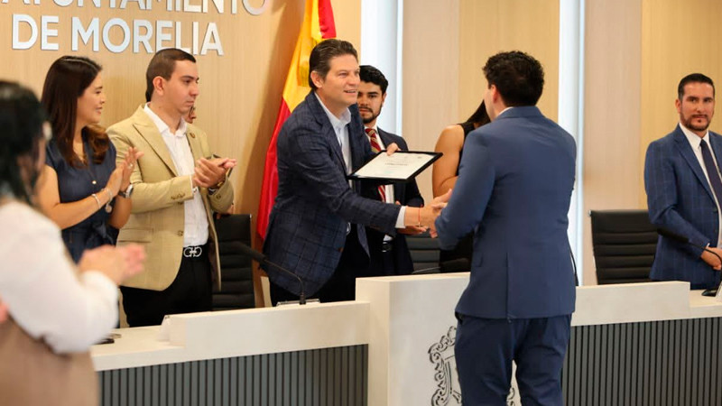 Alfonso Martínez instala Cabildo Juvenil de Morelia 